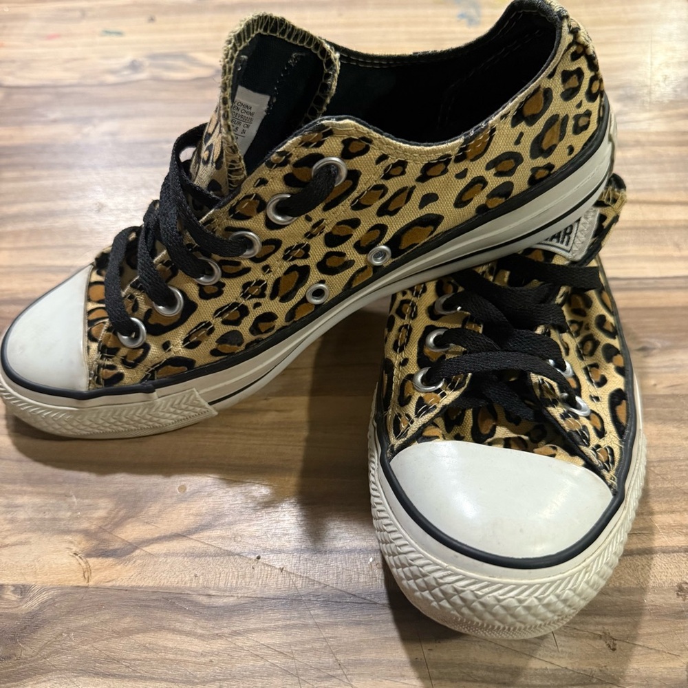 Converse Leopard Print Low Top Sneakers - Black & Tan